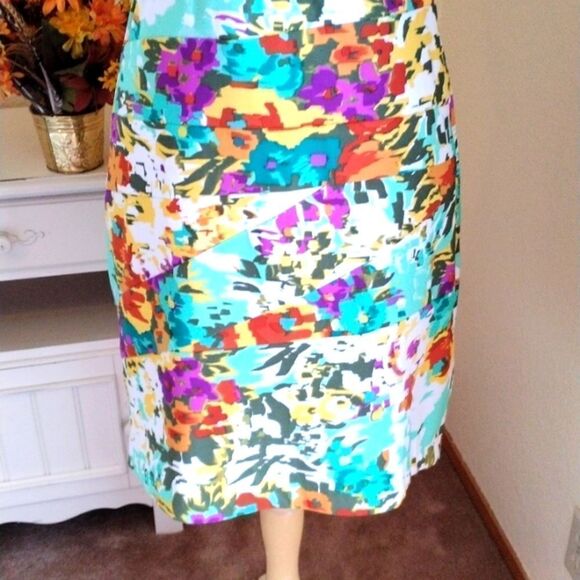 AGB Floral Dress - Picture 3 of 11